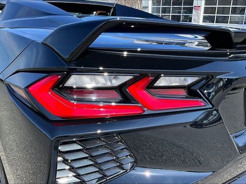 Used 2023 Chevrolet Corvette Stingray Premium Conv w/ Z51 Performance Package image 21