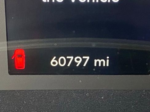Used 2022 Chrysler Voyager LX FWD image 27