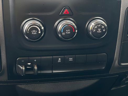 Used 2019 RAM 1500 Express w/ Express Value Package image 30