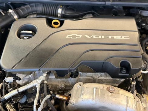 Used 2017 Chevrolet Volt Premier w/ Driver Confidence II Package image 33