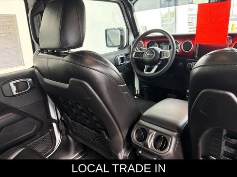 Used 2023 Jeep Gladiator Rubicon w/ LED Lighting Group AWD/4WD image 13