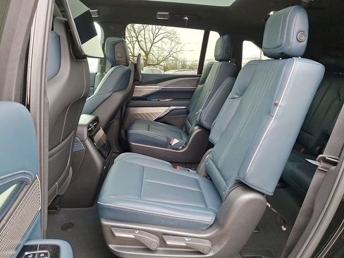 New 2025 Cadillac Escalade IQ Luxury 2 image 28