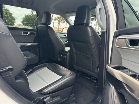 Used 2022 Ford Explorer XLT w/ Equipment Group 202A RWD image 22
