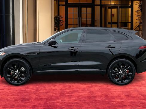 New 2026 Jaguar F-PACE R-Dynamic S image 3