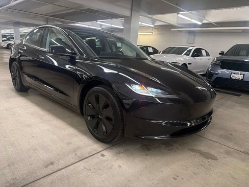 Used 2025 Tesla Model 3 RWD image 2