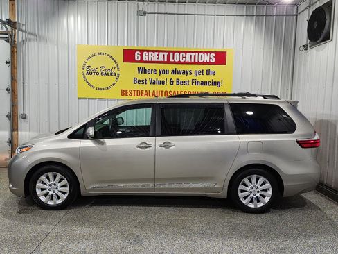Used 2015 Toyota Sienna Limited Premium image 5