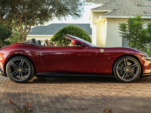 Used 2025 Ferrari Roma Spider RWD image 7