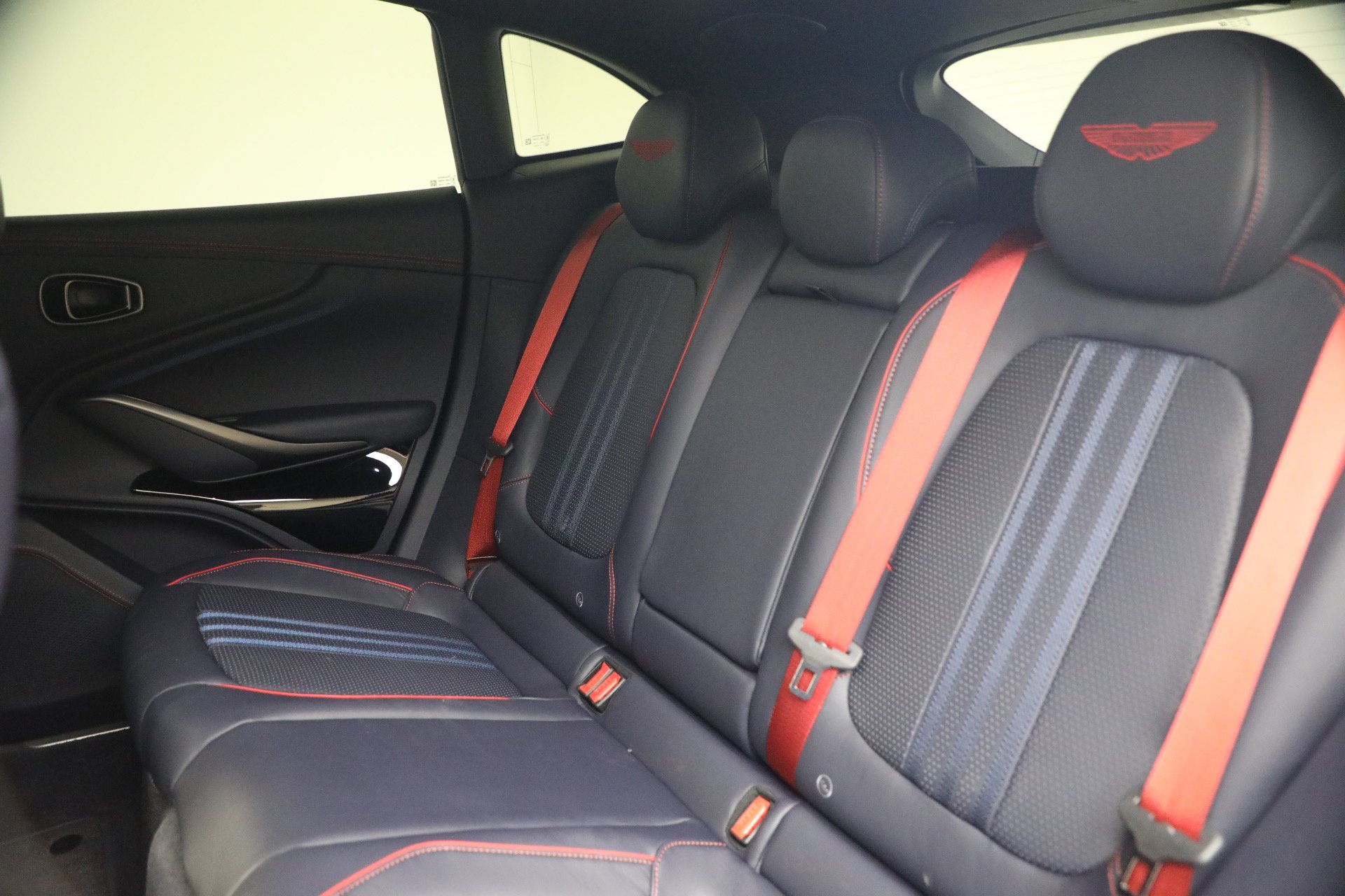 Used 2025 Aston Martin DBX 707 AWD/4WD image 28
