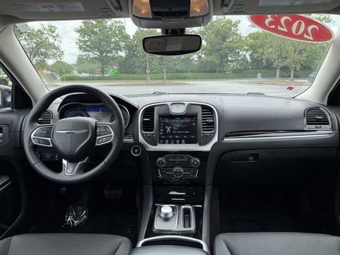 Used 2023 Chrysler 300 Touring w/ Sport Appearance Package RWD image 30