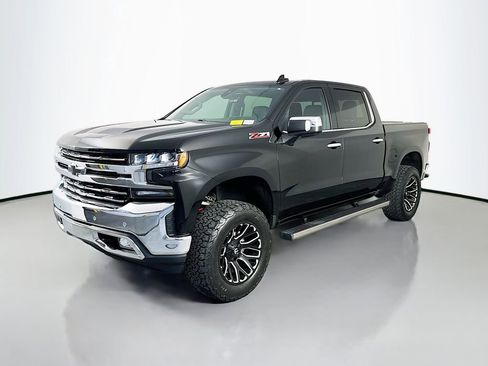 Used 2022 Chevrolet Silverado 1500 LTZ w/ LTZ Premium Package AWD/4WD image 3