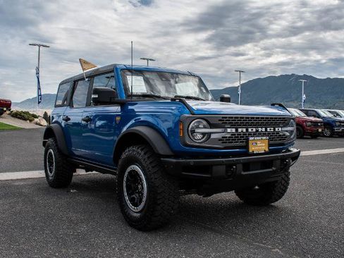 Certified 2022 Ford Bronco Badlands w/ Sasquatch Package AWD/4WD image 3