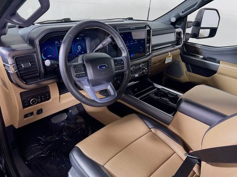 Used 2025 Ford F350 Lariat w/ FX4 Off-Road Package AWD/4WD image 9