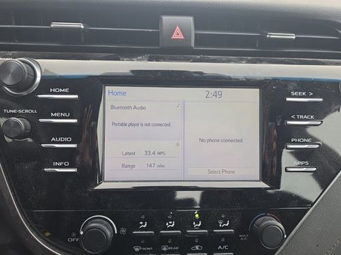 Used 2018 Toyota Camry LE image 22