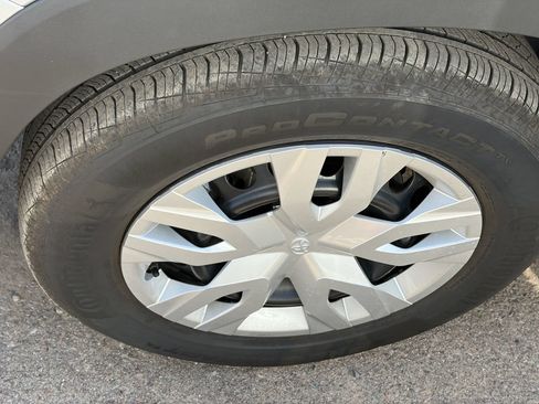 Used 2026 Toyota Corolla Cross L FWD image 5