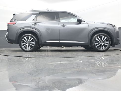 Used 2023 Nissan Pathfinder Platinum w/ Cargo Package image 29