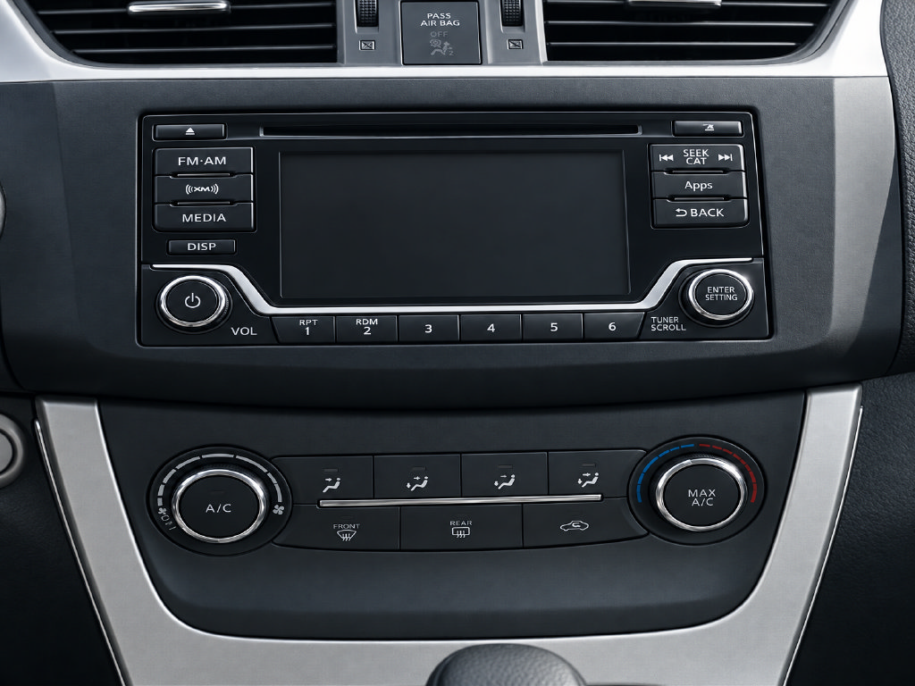 Used 2015 Nissan Sentra SV FWD image 10