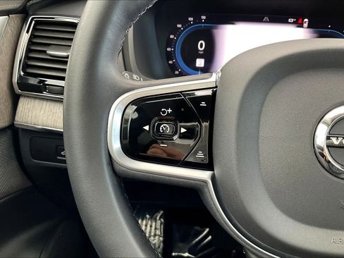 Used 2023 Volvo XC90 T8 Ultimate w/ Lounge Package image 21