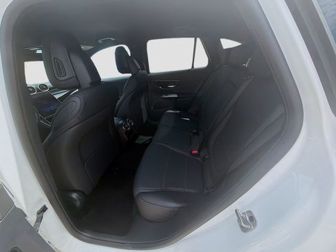 Used 2024 Mercedes-Benz GLC 300 4MATIC image 20