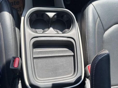 Certified 2019 Chrysler Pacifica Touring-L image 13