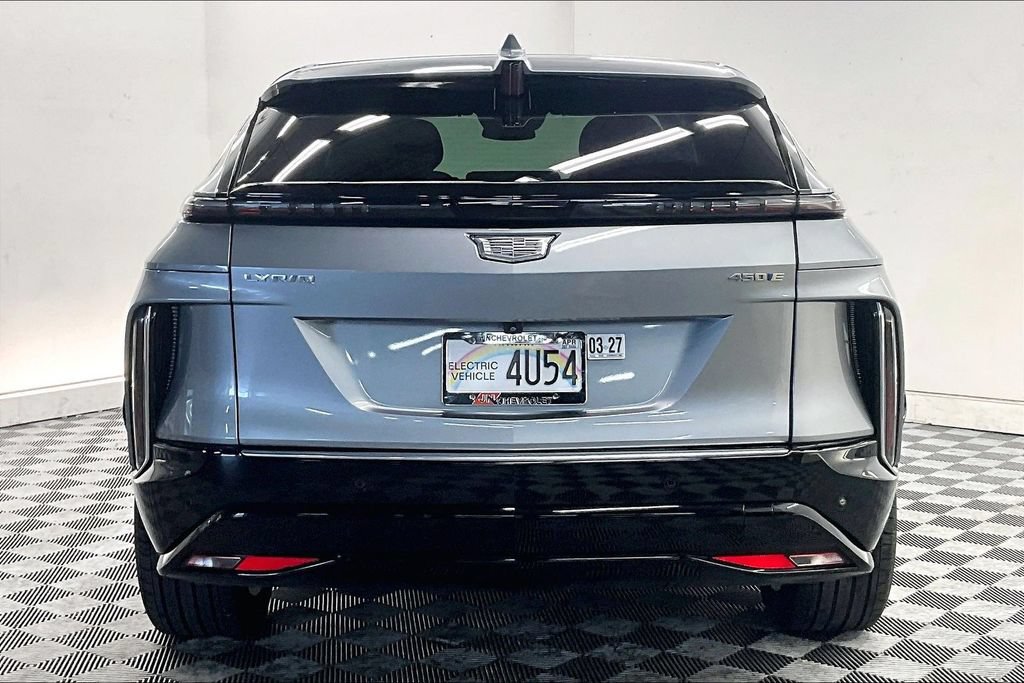 Used 2024 Cadillac Lyriq Luxury RWD image 3