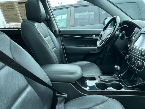 Used 2015 Kia Sorento SX image 27
