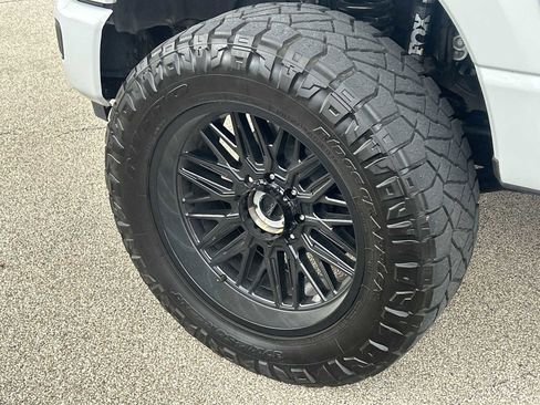 Used 2025 Ford F350 Lariat w/ Lariat Ultimate Package AWD/4WD image 12