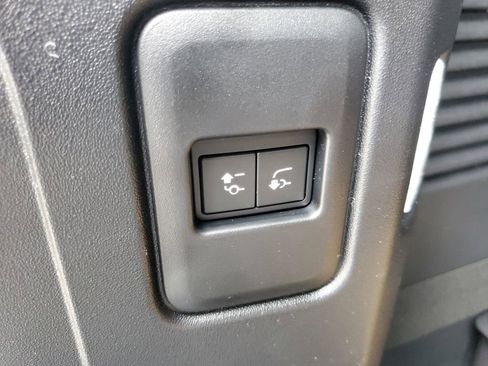 New 2026 Land Rover Defender 130 X-Dynamic SE AWD/4WD image 33
