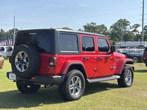 Used 2020 Jeep Wrangler Unlimited Sahara AWD/4WD image 6