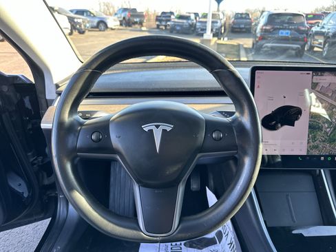 Used 2018 Tesla Model 3 image 20