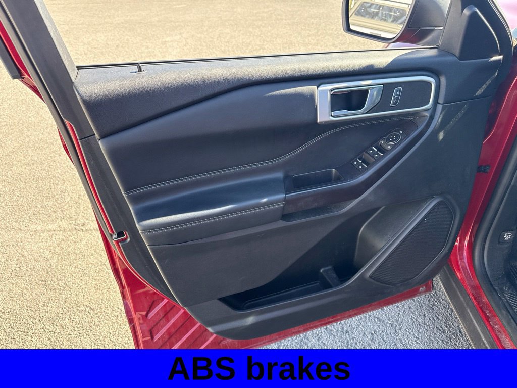 Used 2020 Ford Explorer XLT w/ Equipment Group 202A AWD/4WD image 14