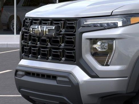 New 2026 GMC Canyon Elevation w/ LPO, Black Badging Package RWD image 13