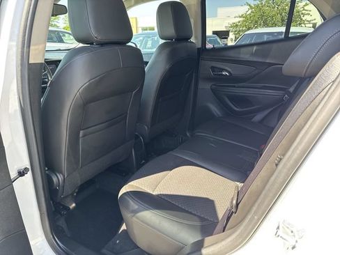 Used 2022 Buick Encore Preferred w/ Safety Package AWD/4WD image 20