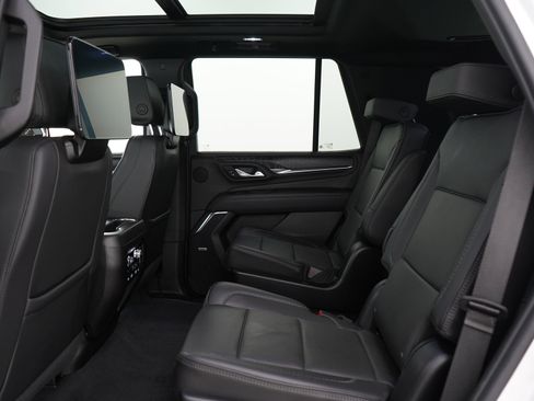 Used 2024 GMC Yukon Denali w/ Advanced Technology Package AWD/4WD image 22