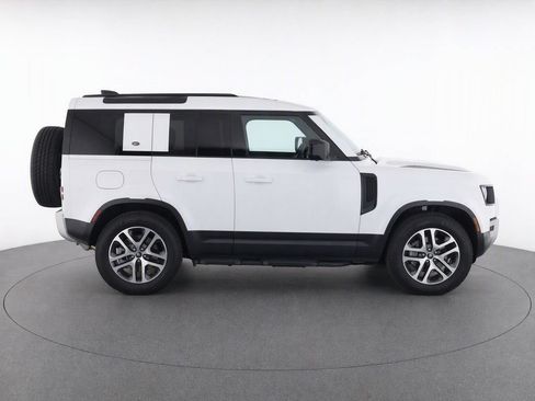 Used 2020 Land Rover Defender 110 HSE AWD/4WD image 8