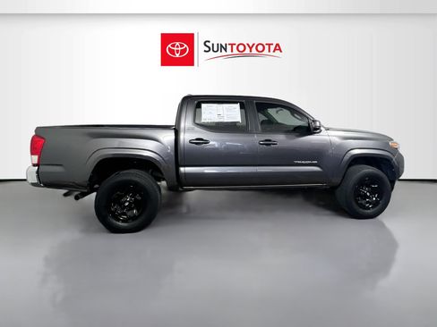 Used 2016 Toyota Tacoma SR5 w/ Towing Package RWD image 2