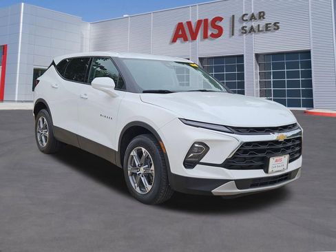 Used 2025 Chevrolet Blazer LT FWD image 9