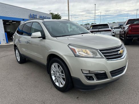 Used 2015 Chevrolet Traverse LT w/ Style and Technology Package FWD image 12