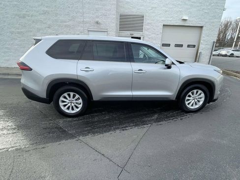 Used 2025 Toyota Grand Highlander FWD image 12