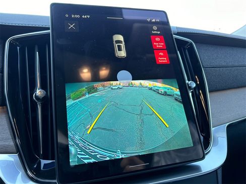 New 2026 Volvo XC90 B5 Core image 17