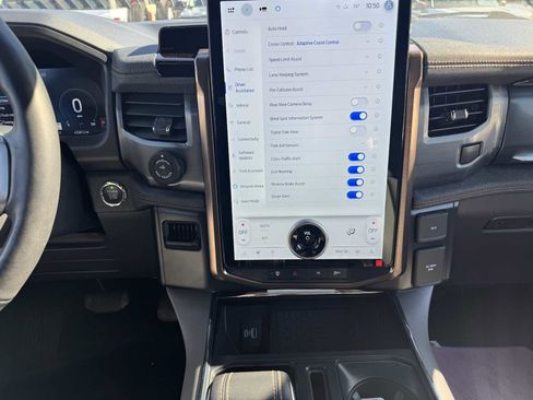 Used 2024 Ford F150 Lightning Lariat image 34