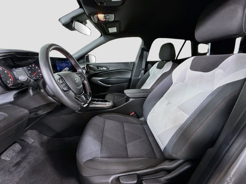 Used 2024 Chevrolet Trax RS w/ Driver Confidence Package FWD image 22