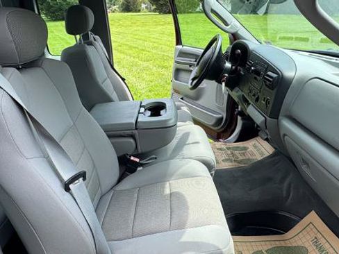 Used 2006 Ford F250 XL RWD image 19