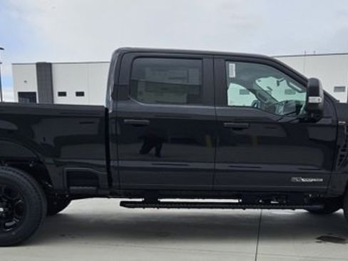 New 2026 Ford F350 4x4 Crew Cab Super Duty image 6