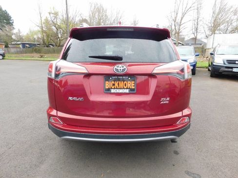 Used 2018 Toyota RAV4 XLE image 23