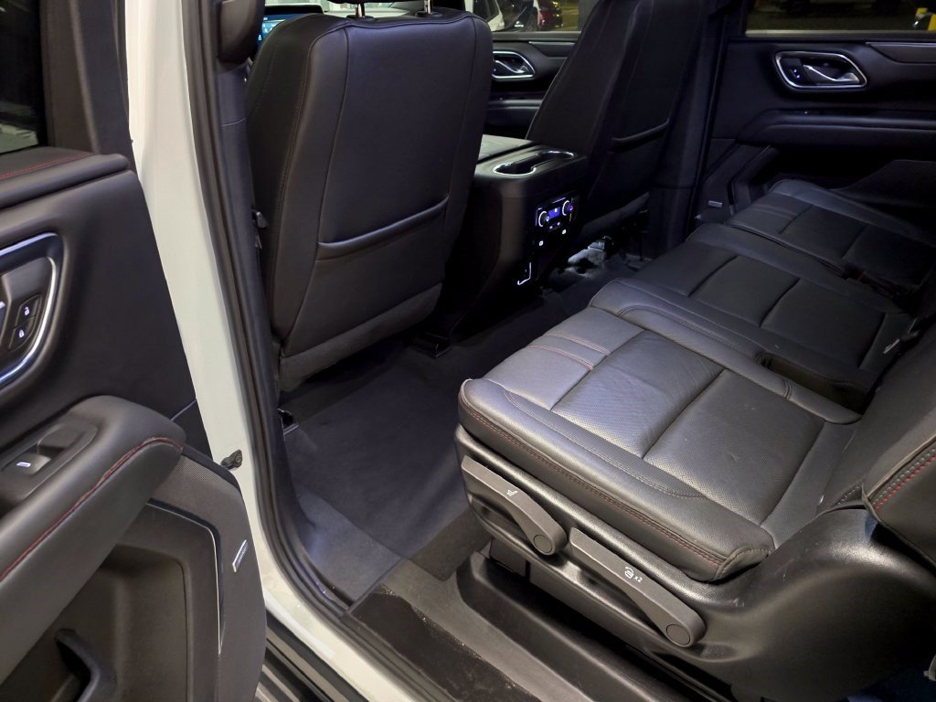 Used 2024 Chevrolet Suburban RST RWD image 32