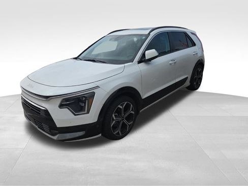 Used 2023 Kia Niro SX Touring FWD image 4