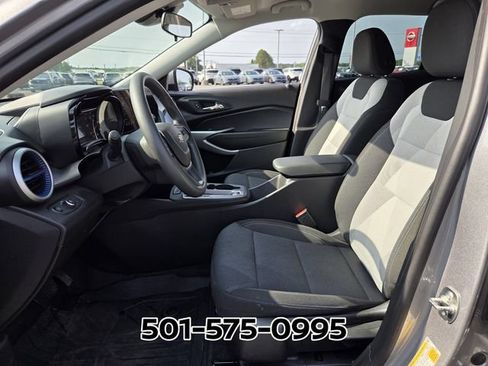 Used 2026 Chevrolet Trax LS w/ LS Convenience Package FWD image 9