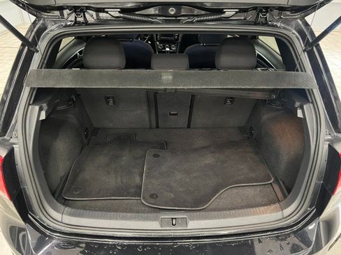 Used 2017 Volkswagen Golf S image 39