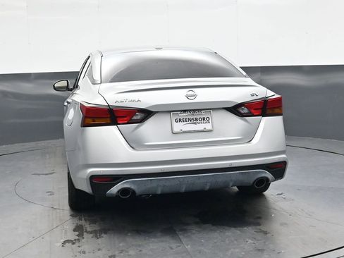 Used 2022 Nissan Altima 2.5 SV w/ SV Premium Package image 5