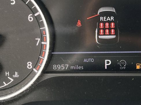 Certified 2025 Nissan Pathfinder SL image 12